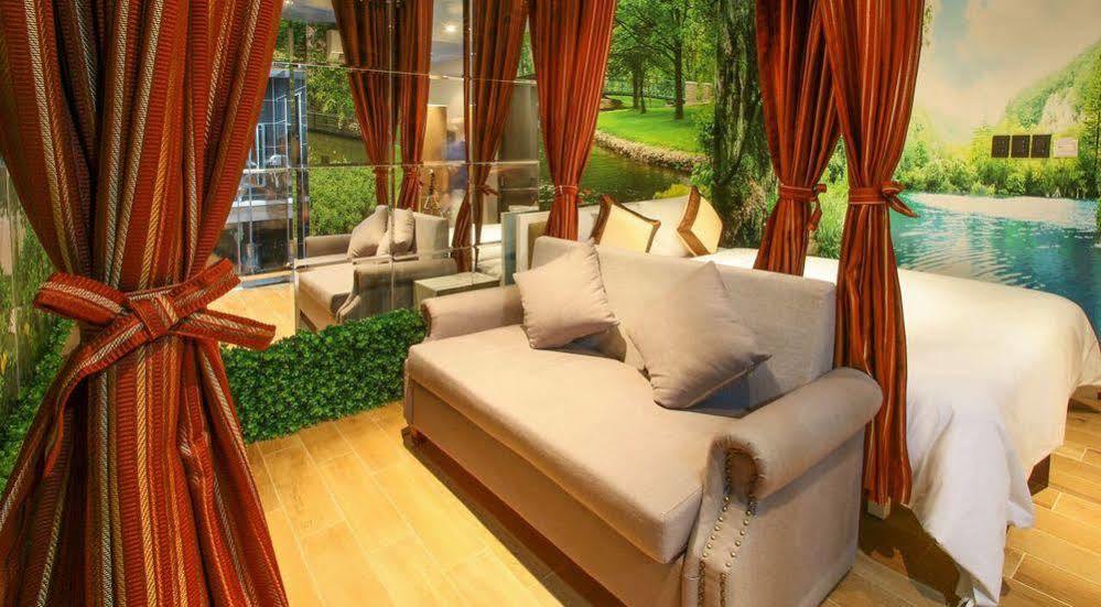 Khách sạn tình yêu Bonita Tht