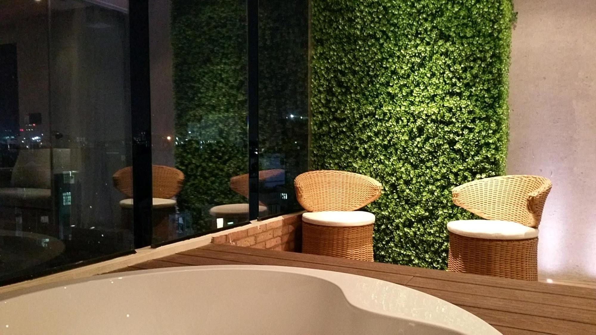 Bonita Tht Khách sạn tình yêu